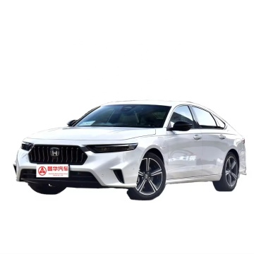 Dongfeng Honda Inspire New Energy Plug-In Hybrid 4-DOUR 5-LESTORD SODAN Z E-CVT i luksusowymi funkcjami