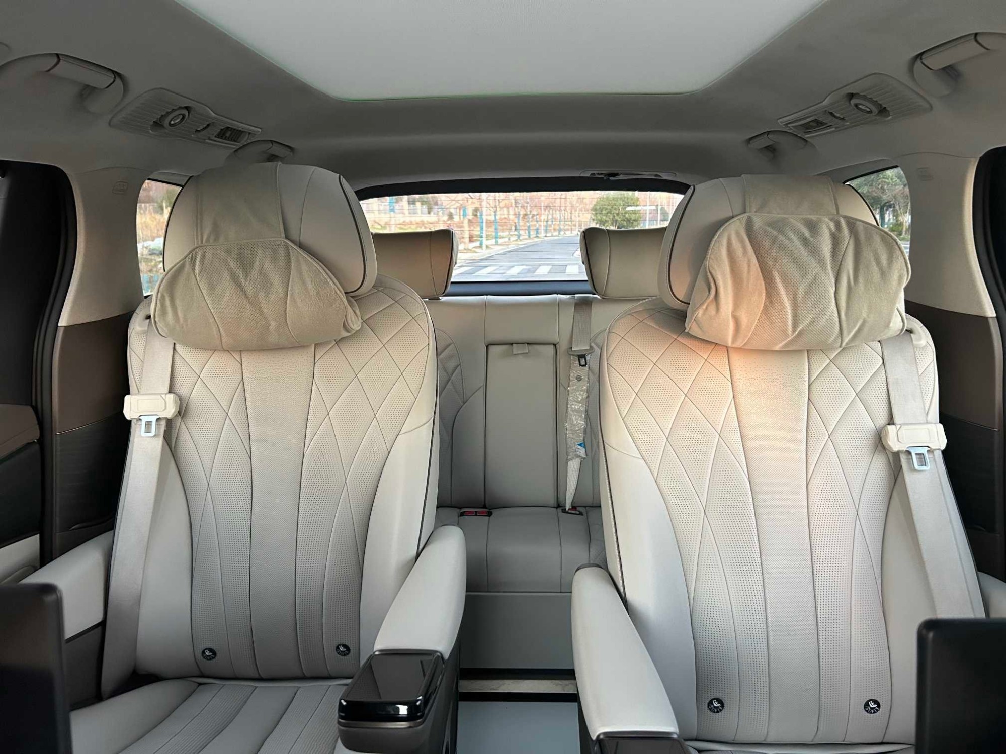 AWD Flagship Edition