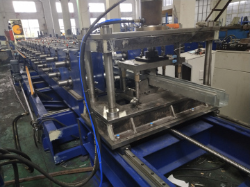 Dây chuyền tạo hình cuộn giấy bấm khay cáp tự động