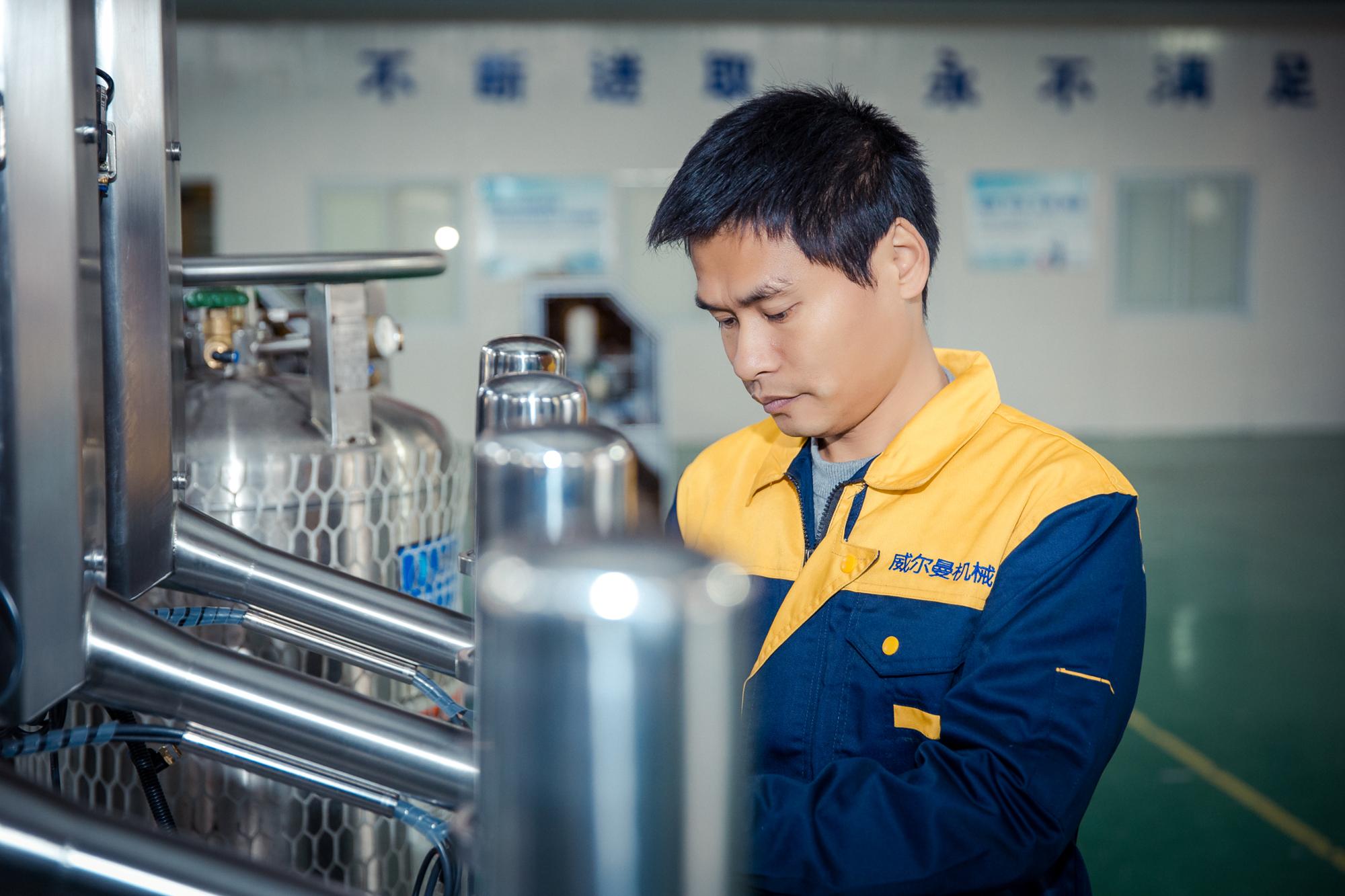 Machine à doser à l&#39;azote liquide pour eau minérale