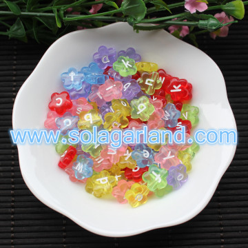 4.5 * 11MM forme de fleur en plastique Alphalet lettre perles charmes