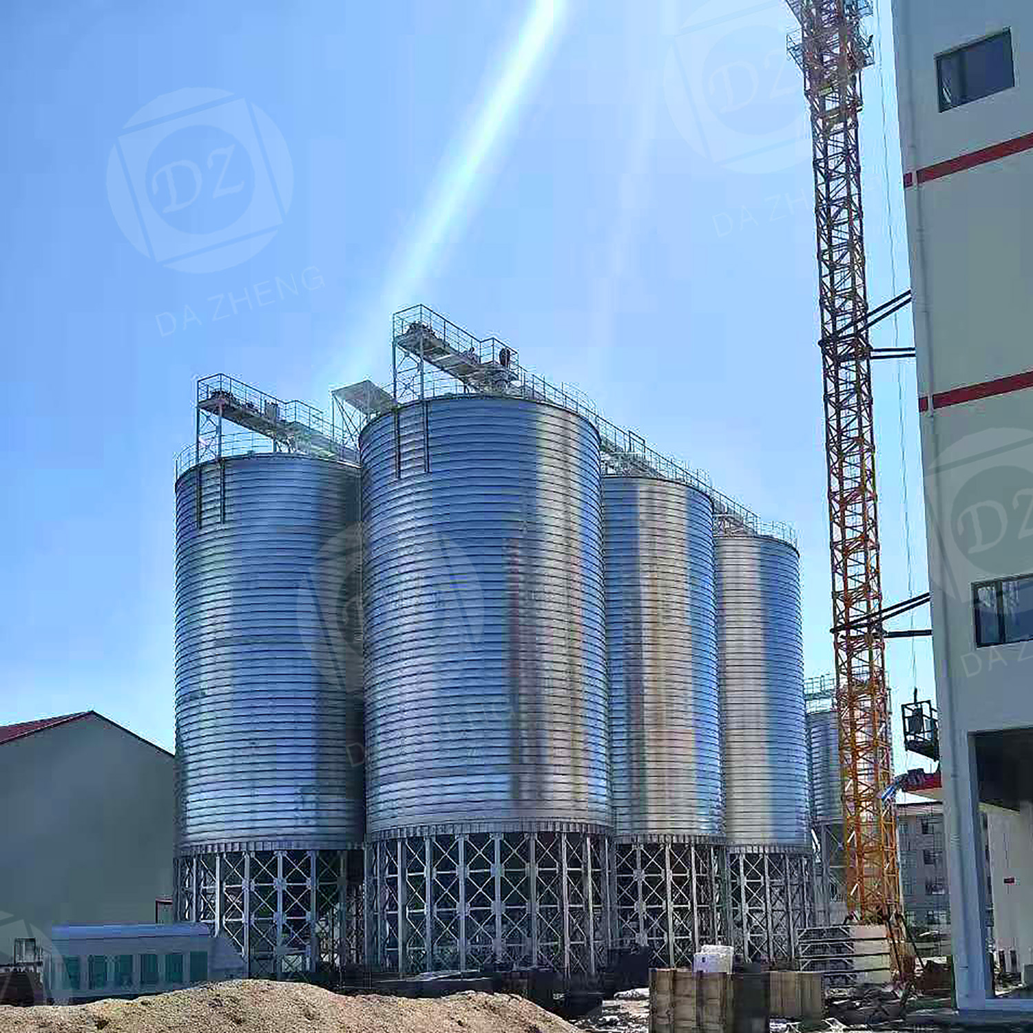 Poultry feed premix silo