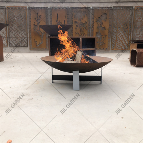 Portable and assemblable Corten Steel Fire Pit