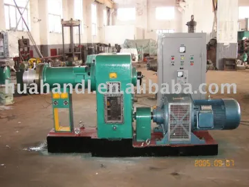 Rubber hot feed extruder machine
