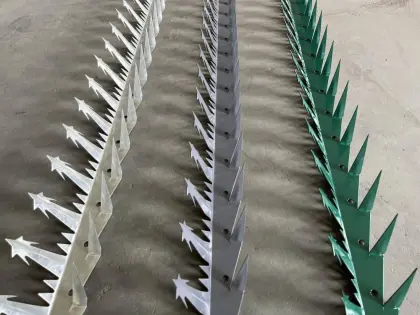 Chinese Galvanized Wall Spike