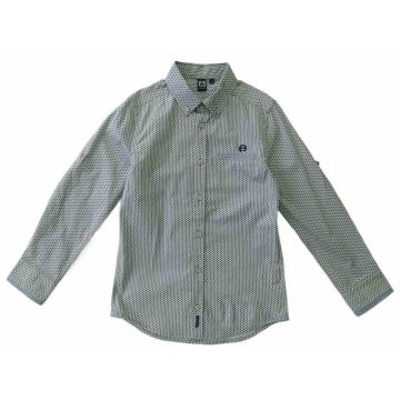 Camisa del niño delgado