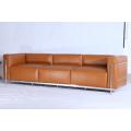 Le Corbusier LC3 sofa 3 eserlekurekin
