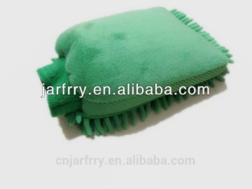 green excellent cleaning glove