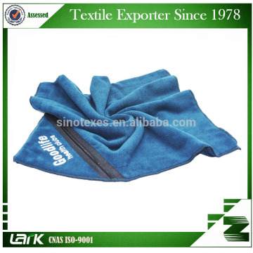 High quality Microfiber Towel gym towel with Embroidery logo and zipper pocket