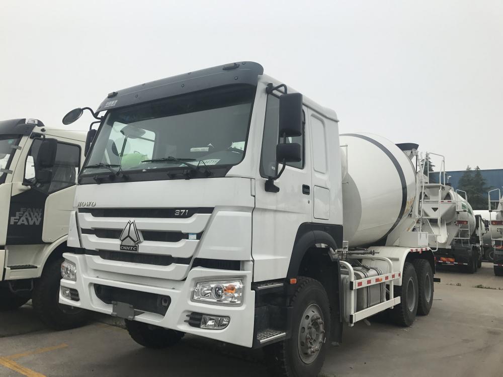 شاحنة خلط الخرسانة Sinotruck HOWO 10M3 8M3