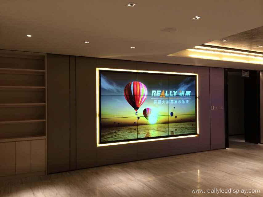 Really's 49-inch LCD tile display module (LCD Video Walls)