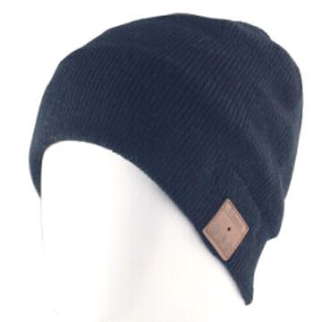 Bluetooth beanie with headphone for winter skiing enjoy music and take the phone hands freely