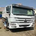 Truk sampah Howo 375HP bekas