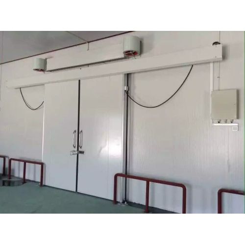 Cold storage freezer sliding rapid door