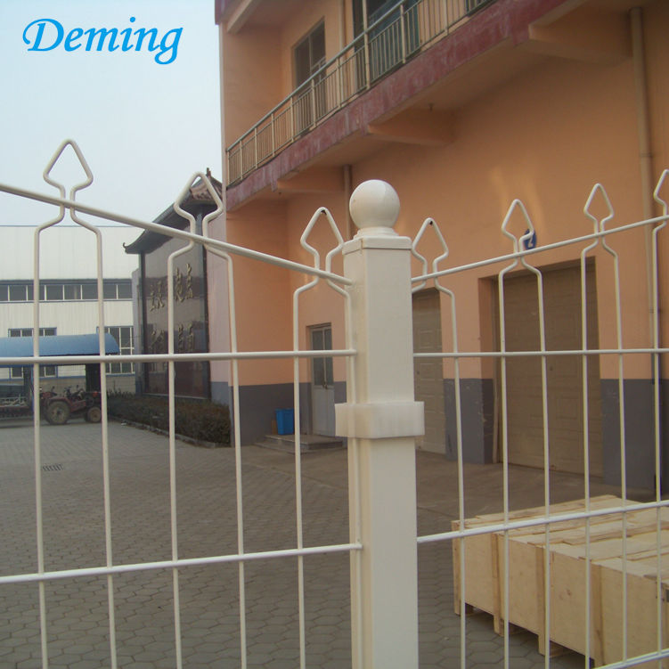 Electric Galvanized and PE Coated Metal Decofor Panel Fence