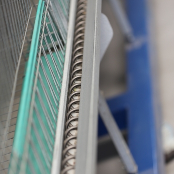 High-Quality Auger Feeding System for Poultry - Rotating Dragon Chicken Coop Auger Feeding