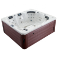 Jacuzzi Deluxe para 6 personas con asientos profundos