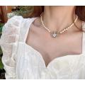 Light luxury pearl necklace