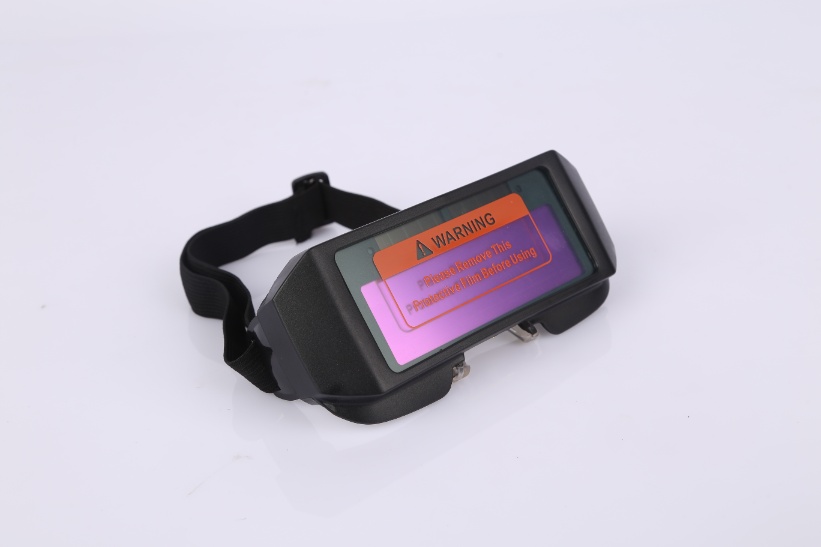 Solar auto-dimming welding glasses to prevent dizziness