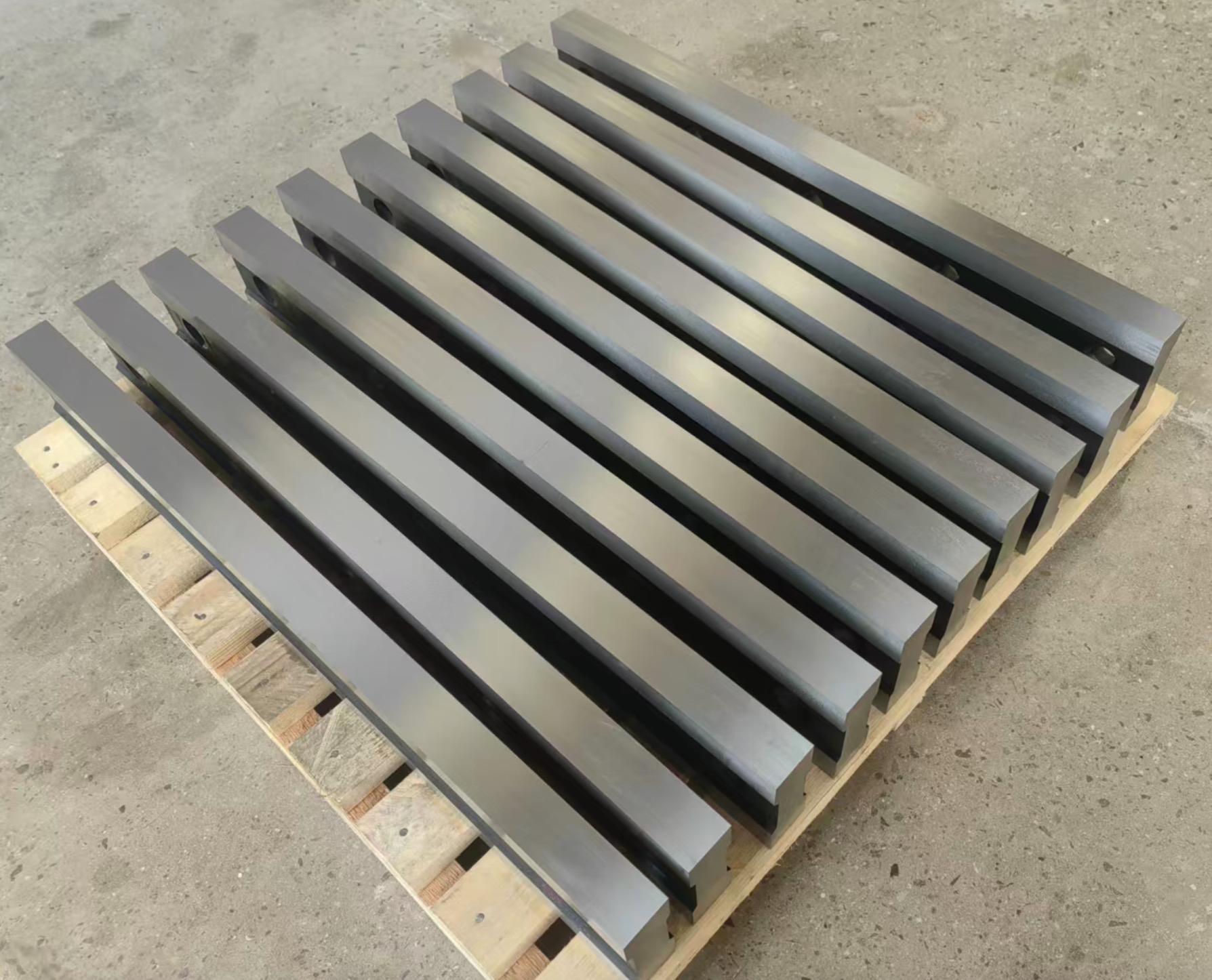 Rolling mill blades