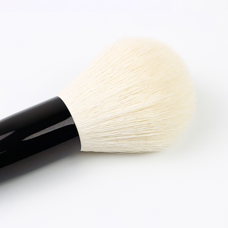 real techniques makeup brush