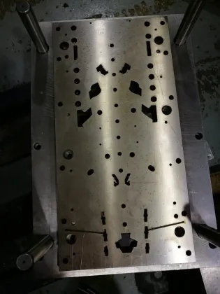 Stamping Progressive Die Mould of Auto Parts