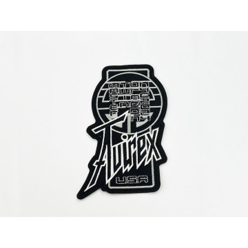 Velkoformátová jemná vyšívaná nášivka