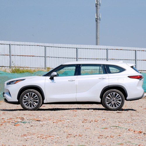 Oil electric hybrid Toyota Highlander