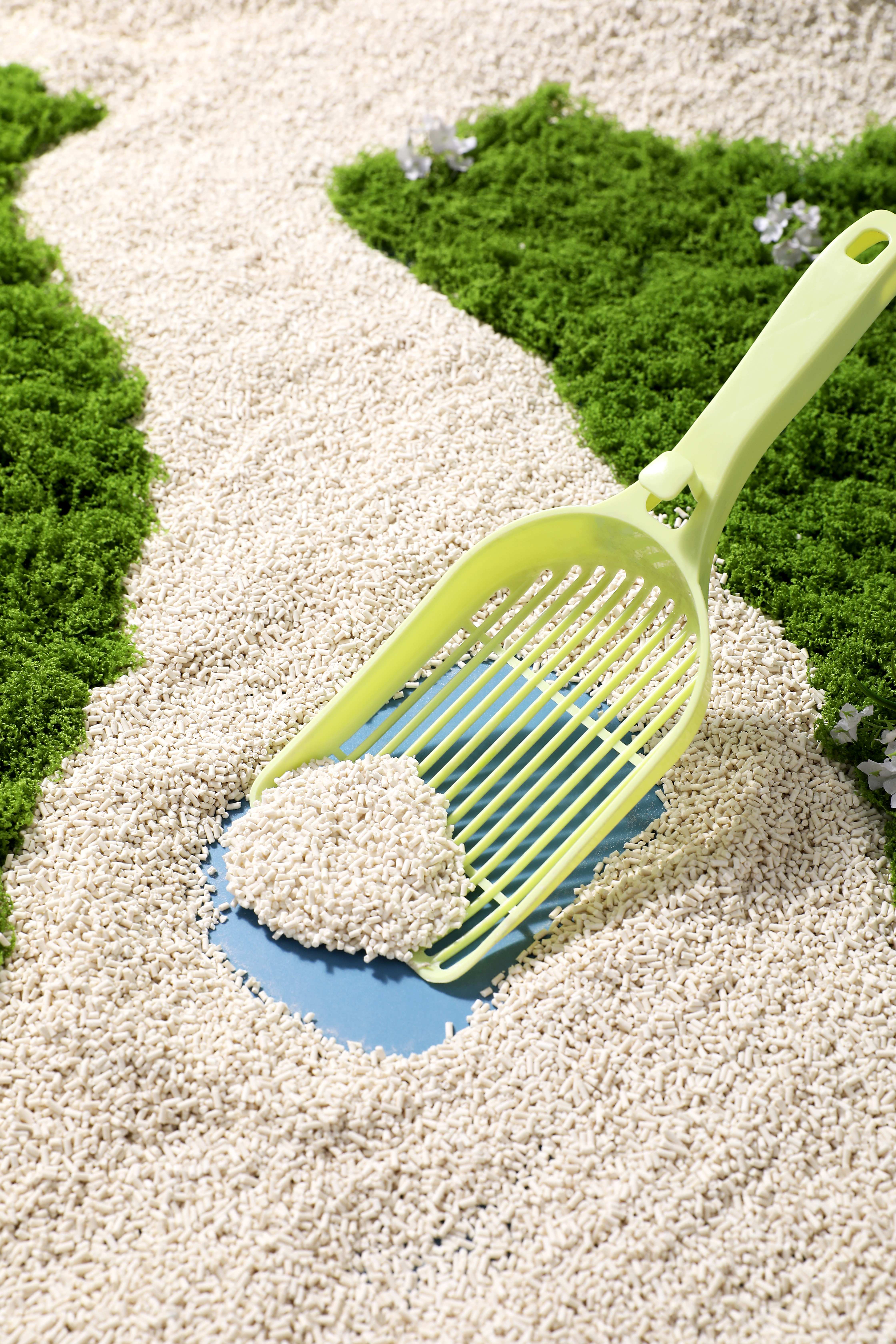 Short granule cat litter