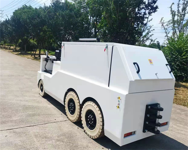 Six Wheel Electric Tow Tractor
