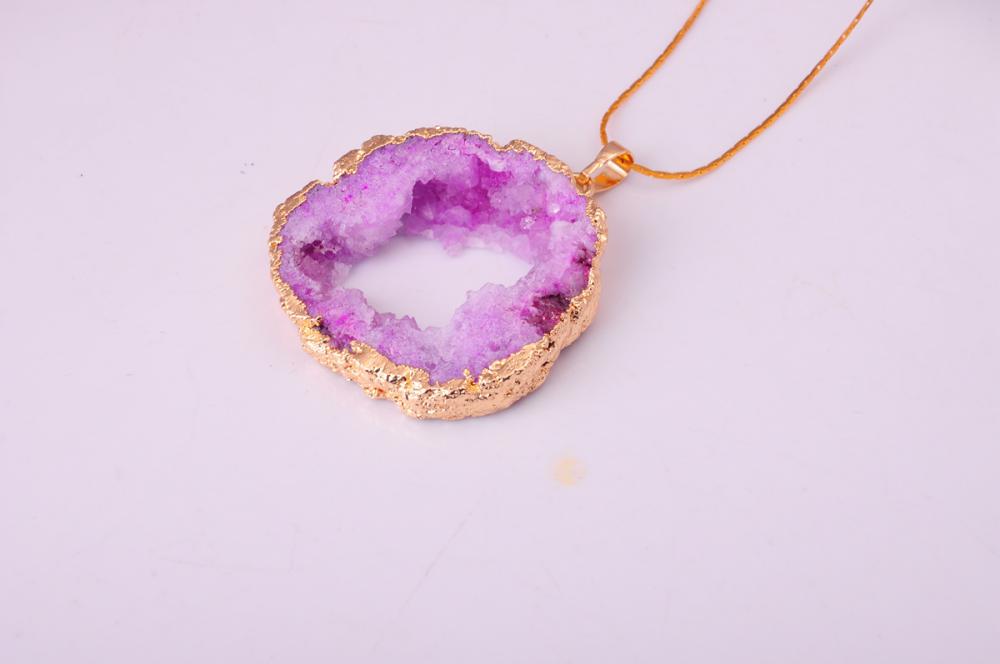 Collier avec pendentif en cristal Agate naturelle Druzy