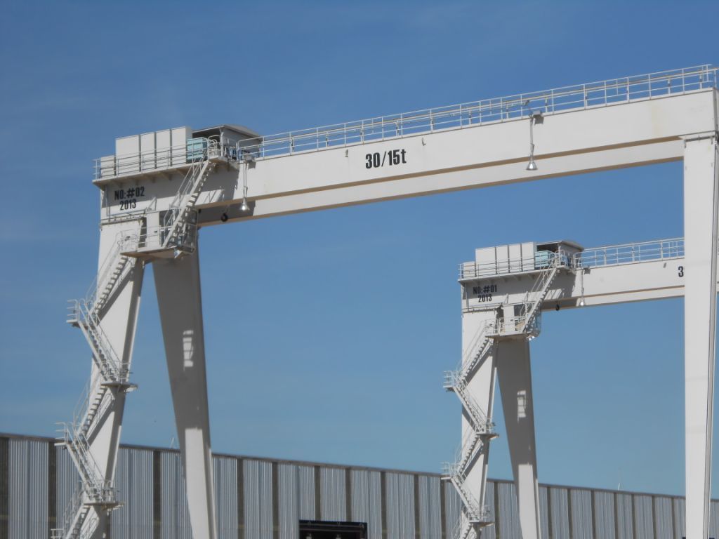 outside gantry crane