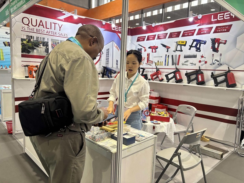 Leeyu Precision Nail Guns Shine at the 139th Canton Fair, Attracting Huge Attention and Constant Inquiries on Opening Day!