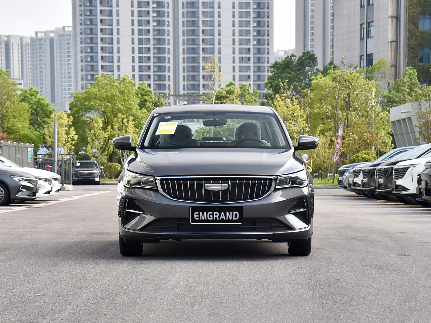 Geely Emgrand Affordable Sedan with Good Fuel Economy
