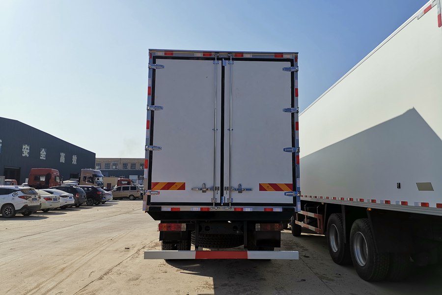 18 ton refrigerated truck 3