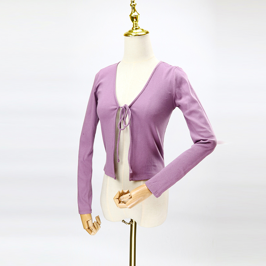 恋人首の紫色のニットセーター