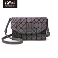 Moda elegante barato crossbody geométrico dobrável bolsa de mensageiro bolsa com pulseira pu