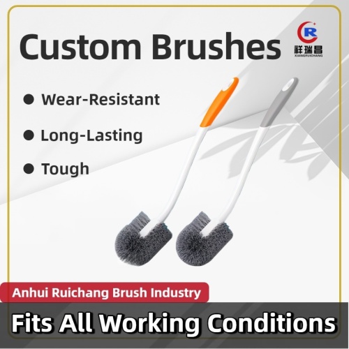 사각지대 접근을 위한 각진 헤드 화장실 브러시