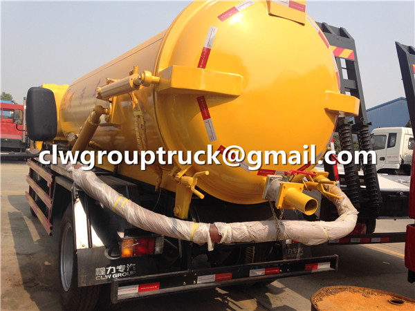 Sewer dredge truck