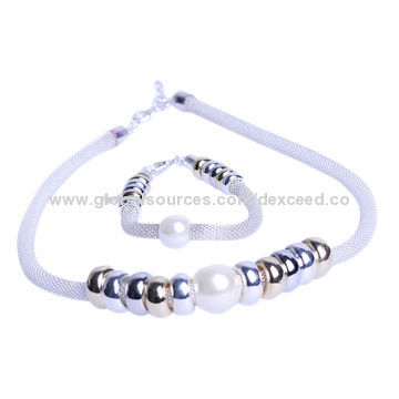 Pearl mix round necklace and bracelet set