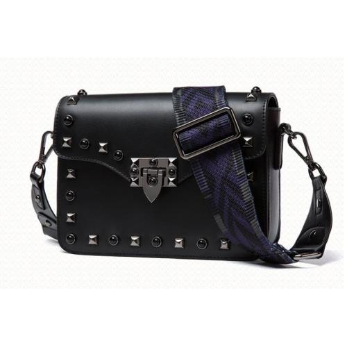 Pre Production Inspection messenger bag