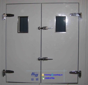 Double walk-in freezer door for fresh keeping warehouse