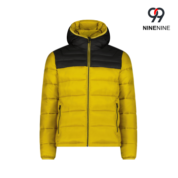 Cappotto imbottito con cappuccio da uomo alla moda