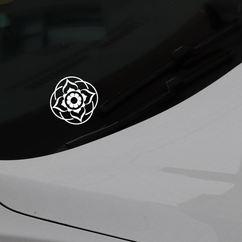 YJZT 14.9CM*14.7CM Lotus Mandala Yoga Buddhism Art Amulet Vinyl Decal Car Stickers Black/Silver C3-1527