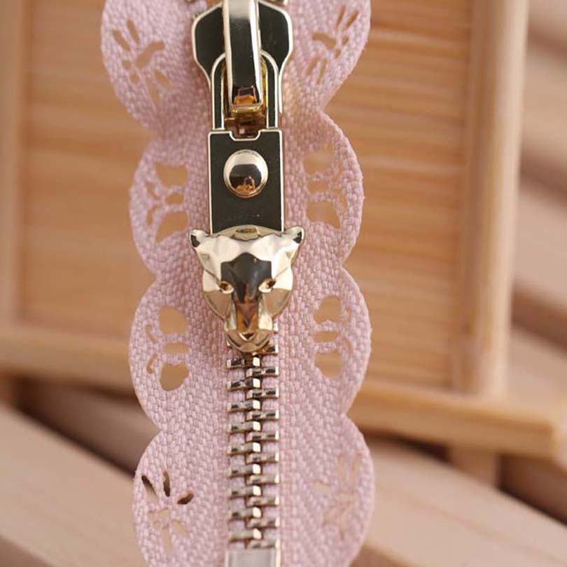  Lace edge brass zipper