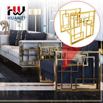إطار كرسي معدني ذهبي مزخرف بتصميم هندسي