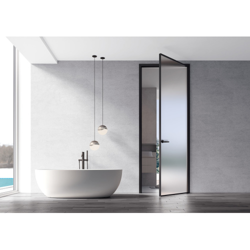 Banheiro moderno com porta giratória de alumínio