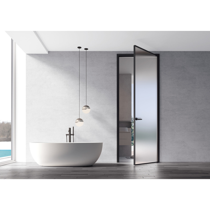 Banheiro moderno com porta giratória de alumínio