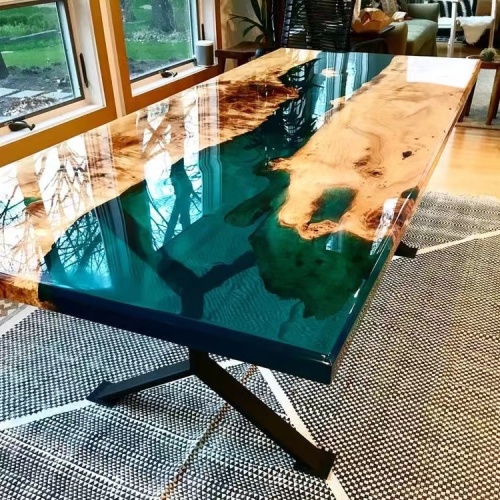 China Free Logo Home Furniture Direct Solid Walnut Wood Coffee Kitchen Restaurant Cafe River Epoxy Resin Slab Dining Table Supplier