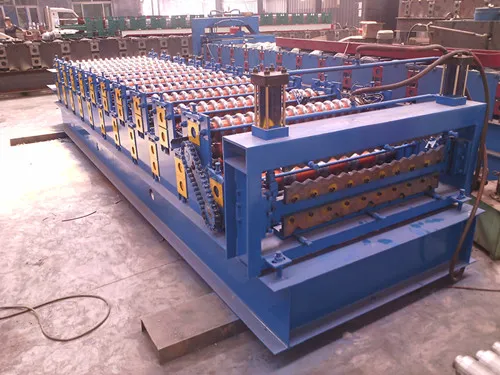 Automatic double layer roll forming machine for two types of roof sheet